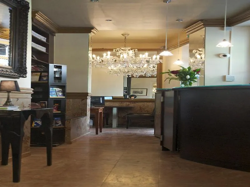 Hotel Petit Saint-Honore Париж