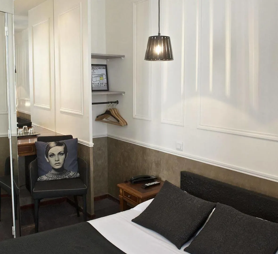 Hotel Petit Saint-Honore Париж