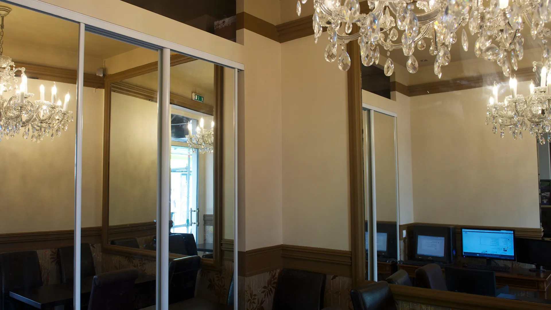 Hotel Petit Saint-Honore Paris 2*,