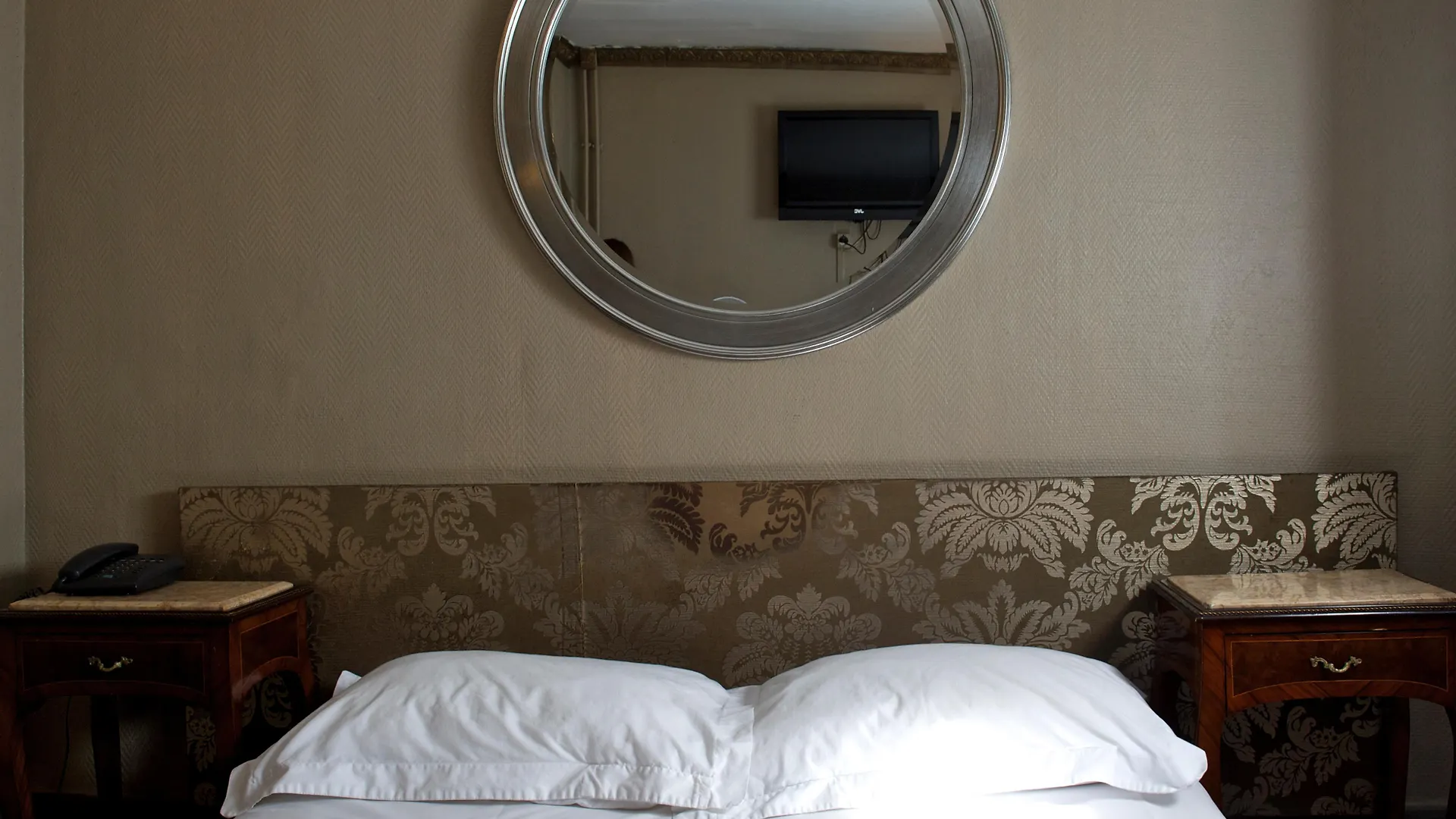 Hotel Petit Saint-Honore Paris