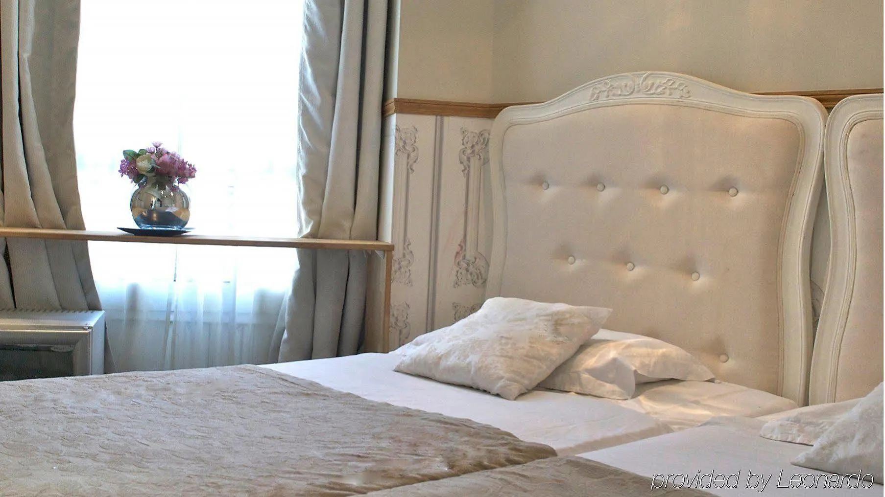 Hotel Petit Saint-Honore Paris